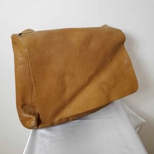 M0851 Leather Messenger Bag
